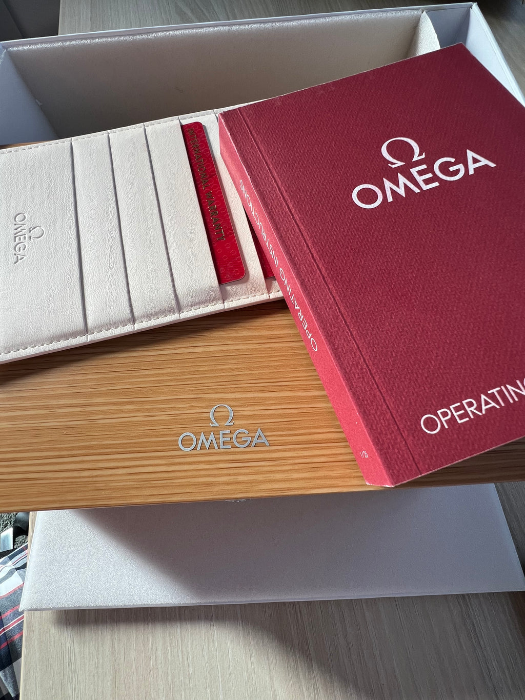Omega Seamaster Diver Grün Ungetragen mit Mehrwertsteuer