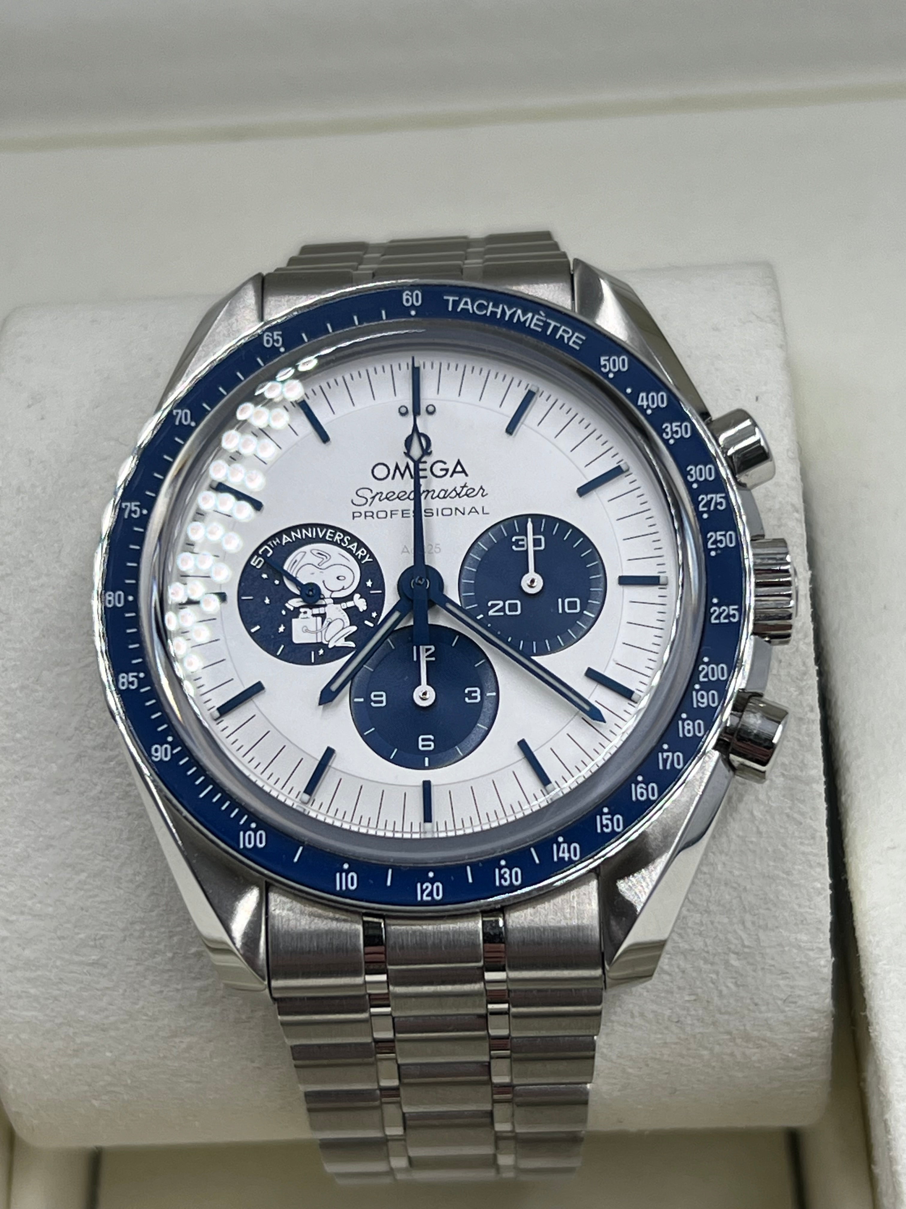 Omega Snoopy